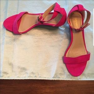 NWOT Hot pink wedge sandal.
